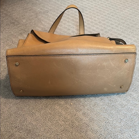 Kate Spade Saturday Tan Leather Large Satchel with Metal Hardware. EUC - Picture 4 of 12